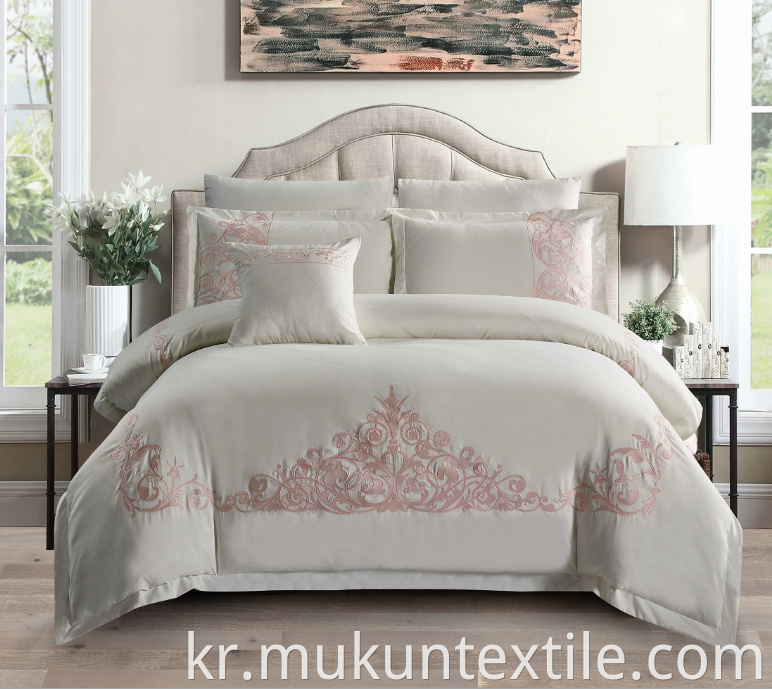  Cotton Embroidery Bedding Set